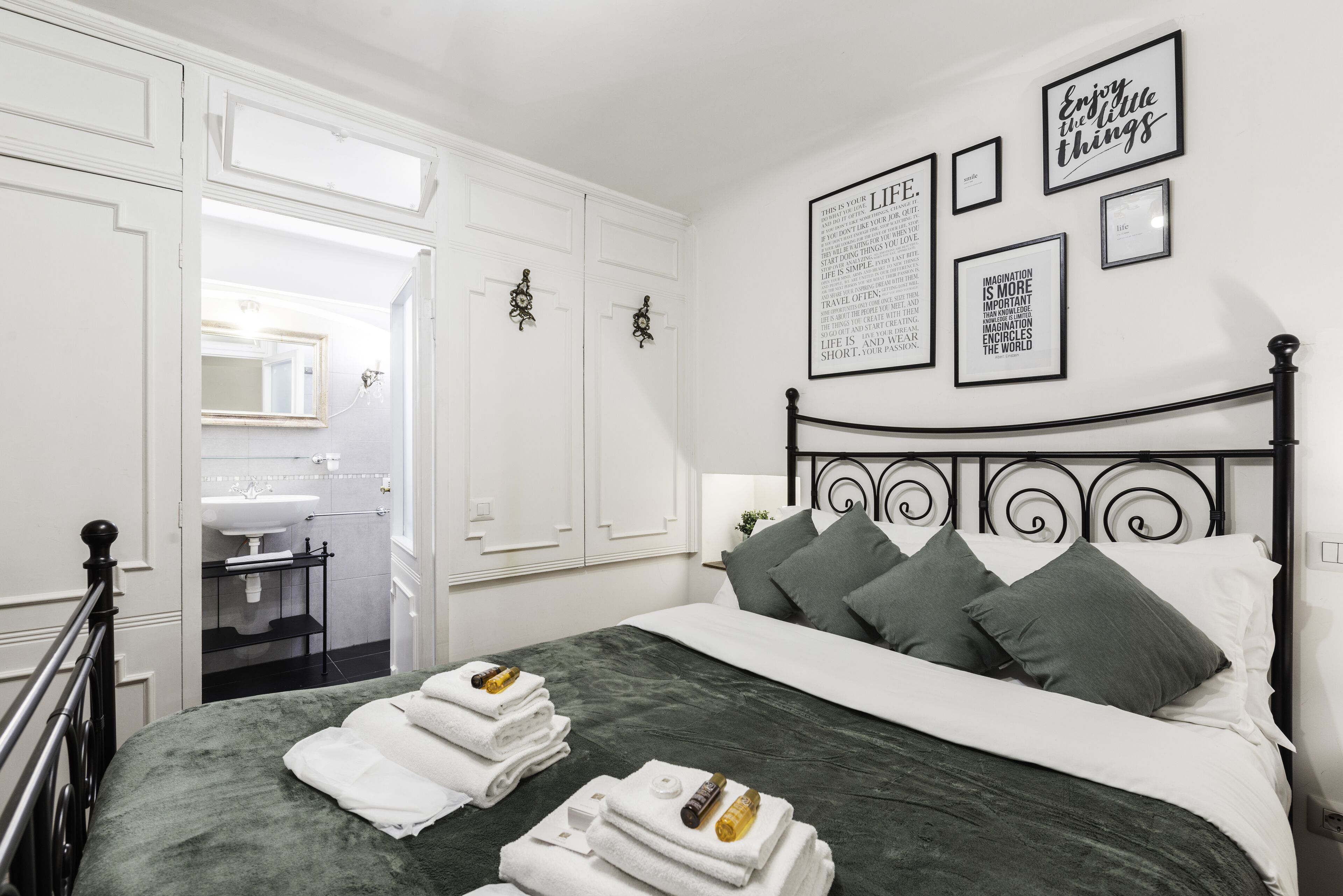 1 slaapkamer, een strijkplank/strijkijzer, reisbedje, gratis wifi