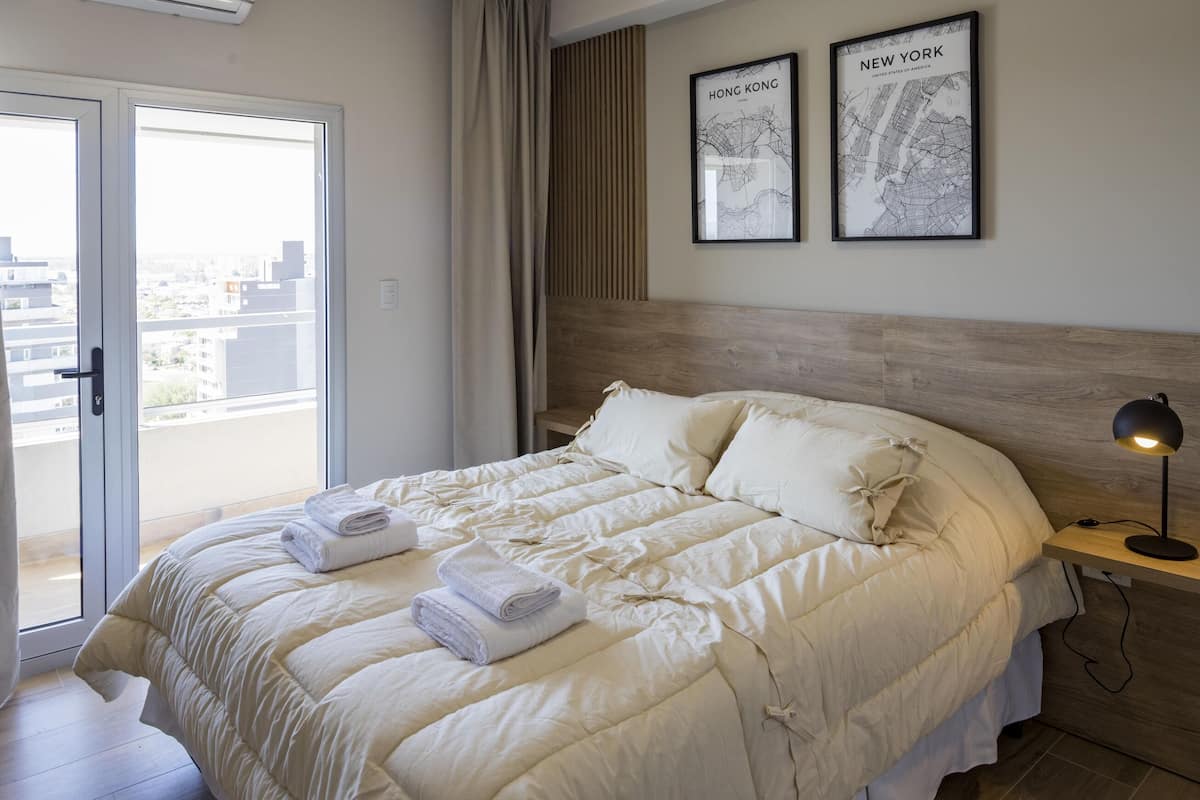 1 dormitorio, ropa de cama de alta calidad, edredones de plumas