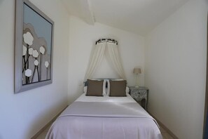 8 Schlafzimmer, Bügeleisen/Bügelbrett, Reisekinderbett, WLAN
