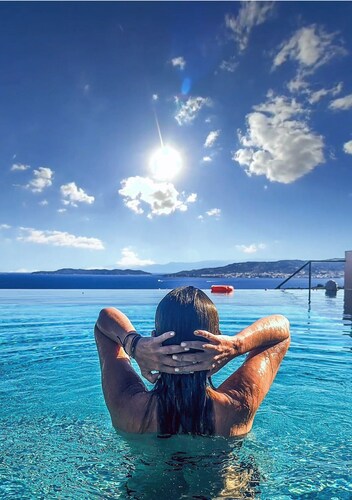 Villa Thalia •Floating Heaven