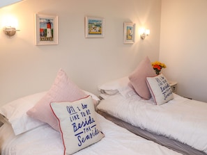 2 bedrooms, individually decorated, individually furnished, free WiFi