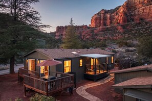 Exterior - Sedona`s Oceanfront Property • Spa, Views, Trails! (Sedona)