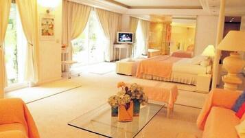 10 slaapkamers, een strijkplank/strijkijzer, reisbedje, gratis wifi