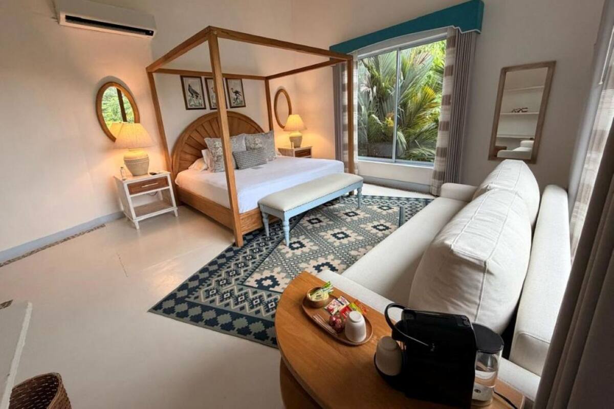 SUITE SUNSET | Premium bedding, free WiFi, bed sheets