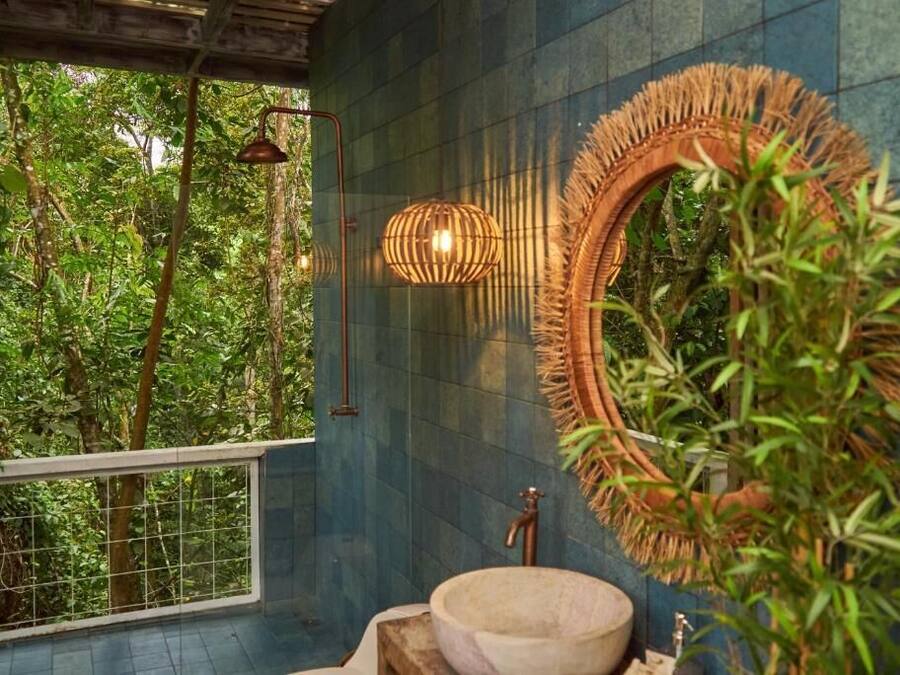 SUITE BOSQUE | Badezimmer | Kostenlose Toilettenartikel, Handtücher, Seife, Shampoo