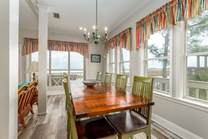 House, 3 Bedrooms | Dining