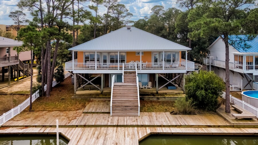 Screamin' Peace 1614 Cadillac 3 Bedroom Home by RedAwning