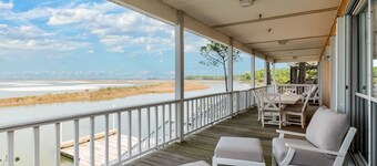 Screamin' Peace 1614 Cadillac 3 Bedroom Home by RedAwning