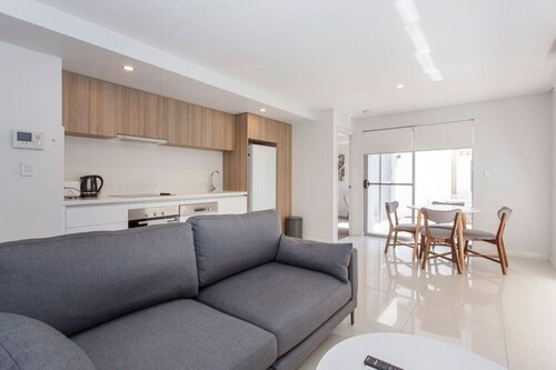 Stirling Apartment 1- Modern Central Apartment