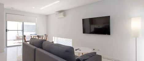 Una televisión