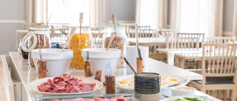 Frokostbuffé er inkludert hver dag