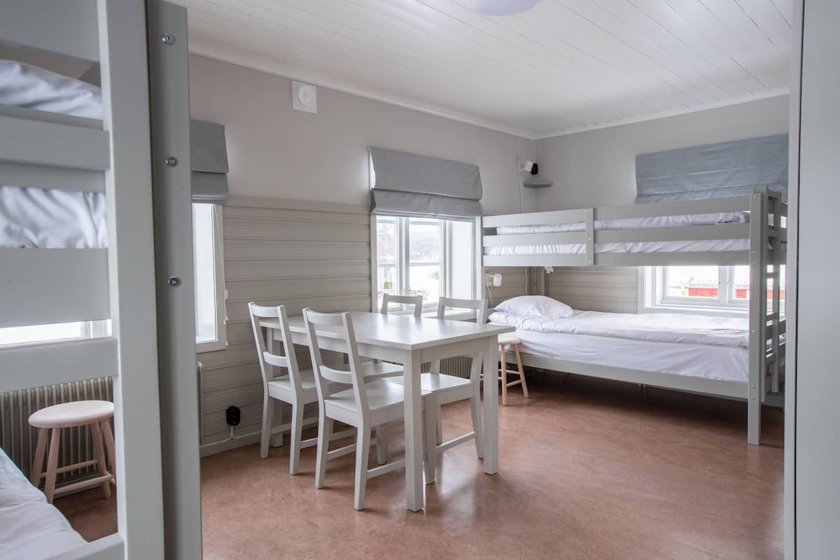 Laptop workspace, iron/ironing board, free WiFi, bed sheets