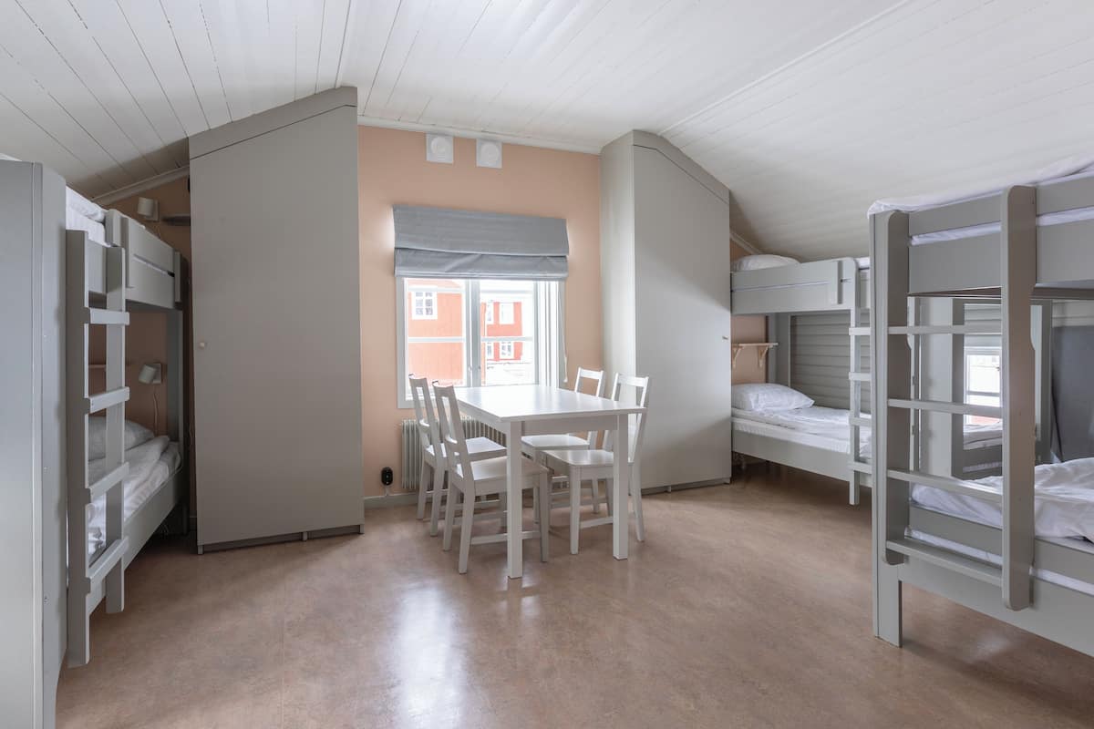 Laptop workspace, iron/ironing board, free WiFi, bed sheets