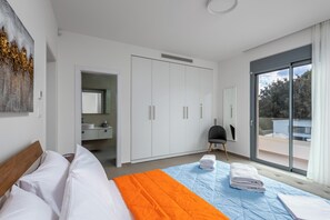 5 bedrooms, in-room safe, iron/ironing board, WiFi