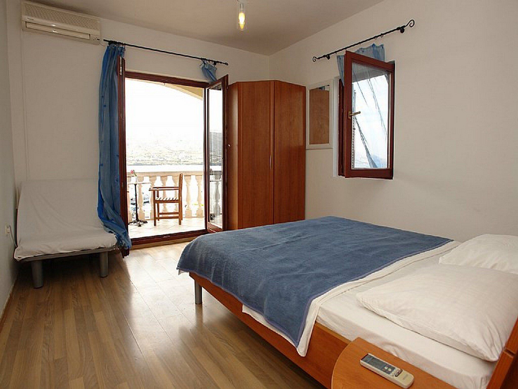 Double Room (Double Room with Balcony and Sea View) | 3 bedrooms, free cribs/infant beds
