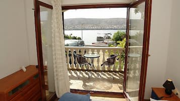 開放式客房 (Studio Apartment with Balcony and Sea) | 住宿內部
