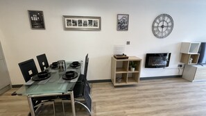 Dining - Chapel row 5 luxury cottage in the peaks (Wirksworth)