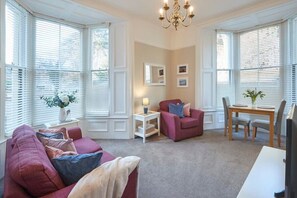 TV, DVD player, offices