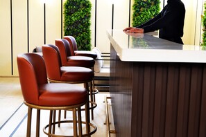 بار (في المنشاة)