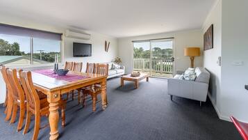 Smart TV, DVD player, stereo