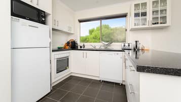 Microwave, dishwasher