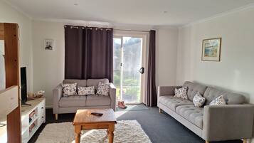 Smart TV, DVD player, stereo