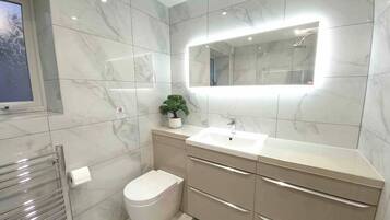 Shower, towels