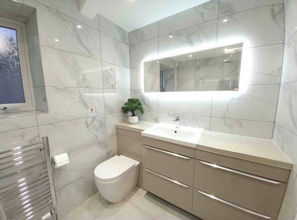 Shower, towels