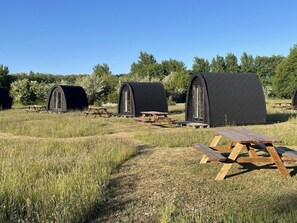 Klassieke boomhut | Individueel gemeubileerd, een strijkplank/strijkijzer, gratis wifi