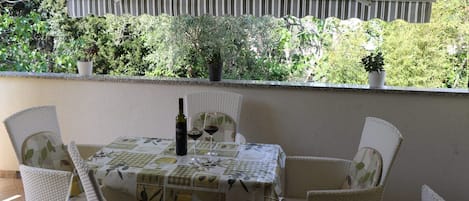 Huoneisto (Two Bedroom Apartment with Terace) | Terassi/patio