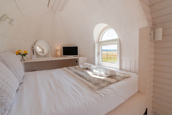 Kingsize Bed (2)