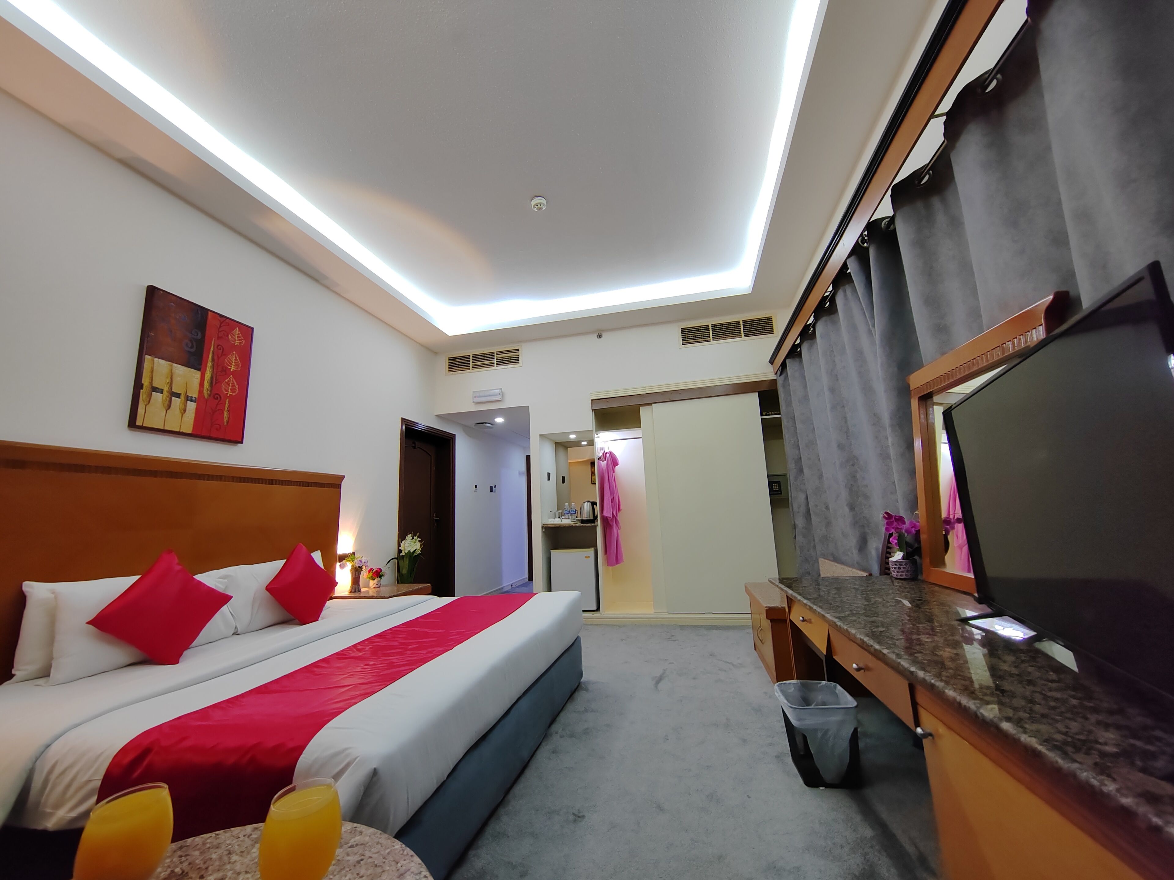 Een bad, gratis toiletartikelen, een haardroger, handdoeken