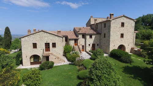 Borgo Fastelli - Sambuco Chalet in historical Borgo in Val d'Orcia