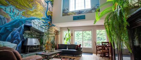 Télévision, cheminée, lecteur de DVD, chauffage par le sol