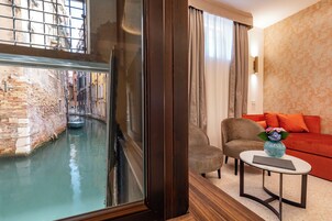 LAGUNA SUITE