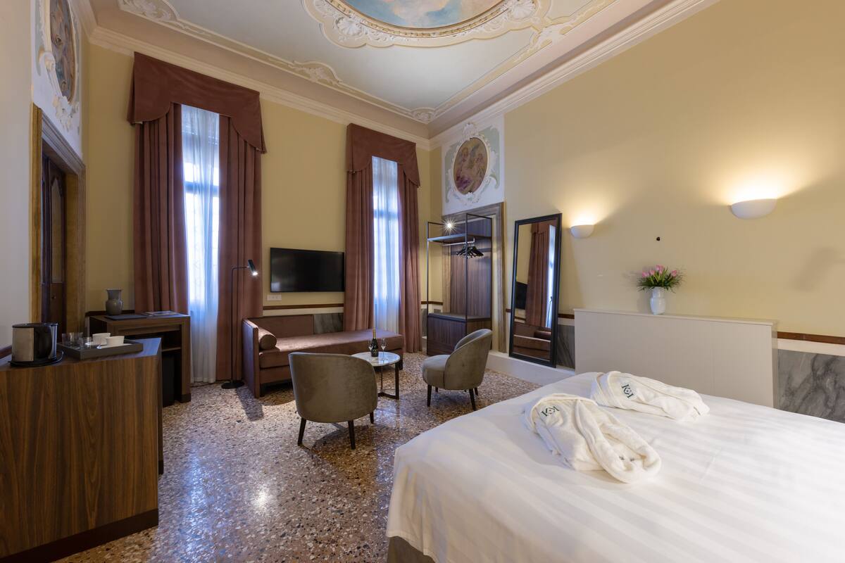 SUITE AFFRESCO | ผ้านวมขนเป็ด, มินิบาร์, ตู้นิรภัยในห้องพัก, โต๊ะทำงาน
