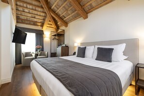 Couette en duvet d'oie, minibar, coffres-forts dans les chambres, bureau