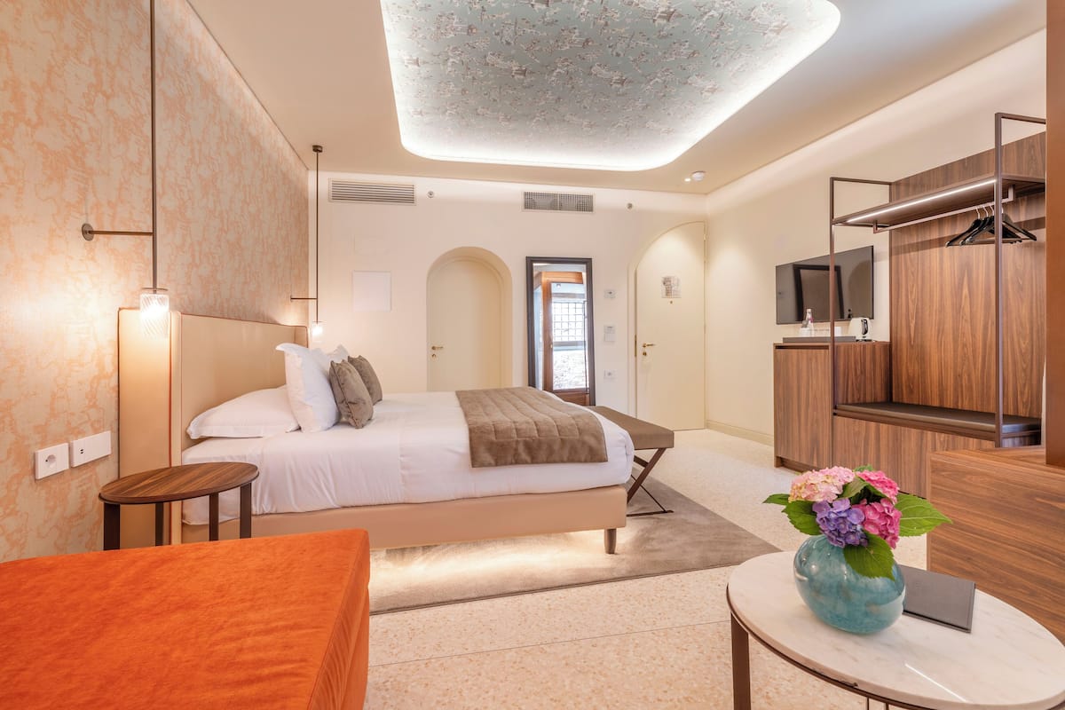 Down duvets, minibar, in-room safe, desk