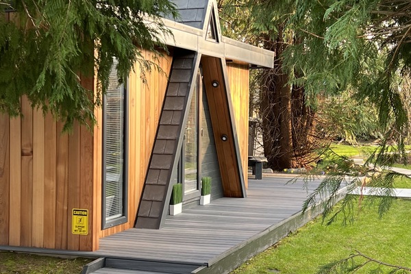 Cabin (ROYAL SNUG) | In-room business center