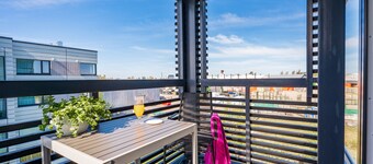 Haraka Apartment With Sunset Balcony