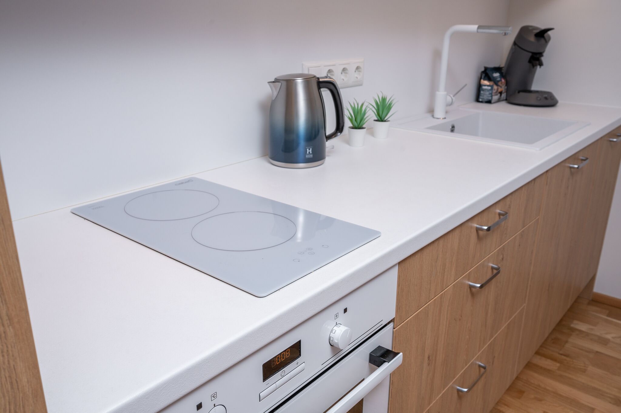 Réfrigérateur, four, plaque de cuisson, lave-vaisselle