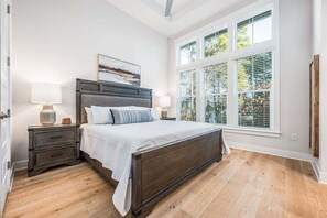 3 室のベッドルーム、アイロン / アイロン台、WiFi (無料)、ベッドシーツ