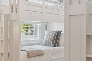 3 bedrooms, iron/ironing board, free WiFi, bed sheets - Naturewalk: Golf Cart, Bikes, Pickleball, 2 Pools! (Santa Rosa Beach)