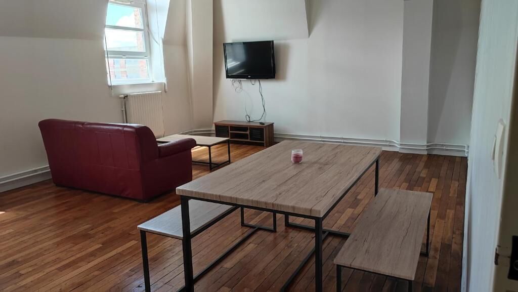 Apartment, 2 Bedrooms | Living area