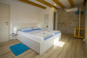 4 bedrooms, in-room safe, iron/ironing board, travel cot