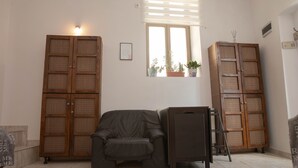 تناول الطعام داخل الغرفة
