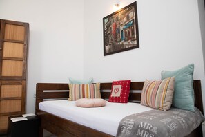 Family Apartment, City View | 2 bedrooms, soundproofing, free WiFi, bed sheets - Harmony's House in the Center of Oradea (Oradea)