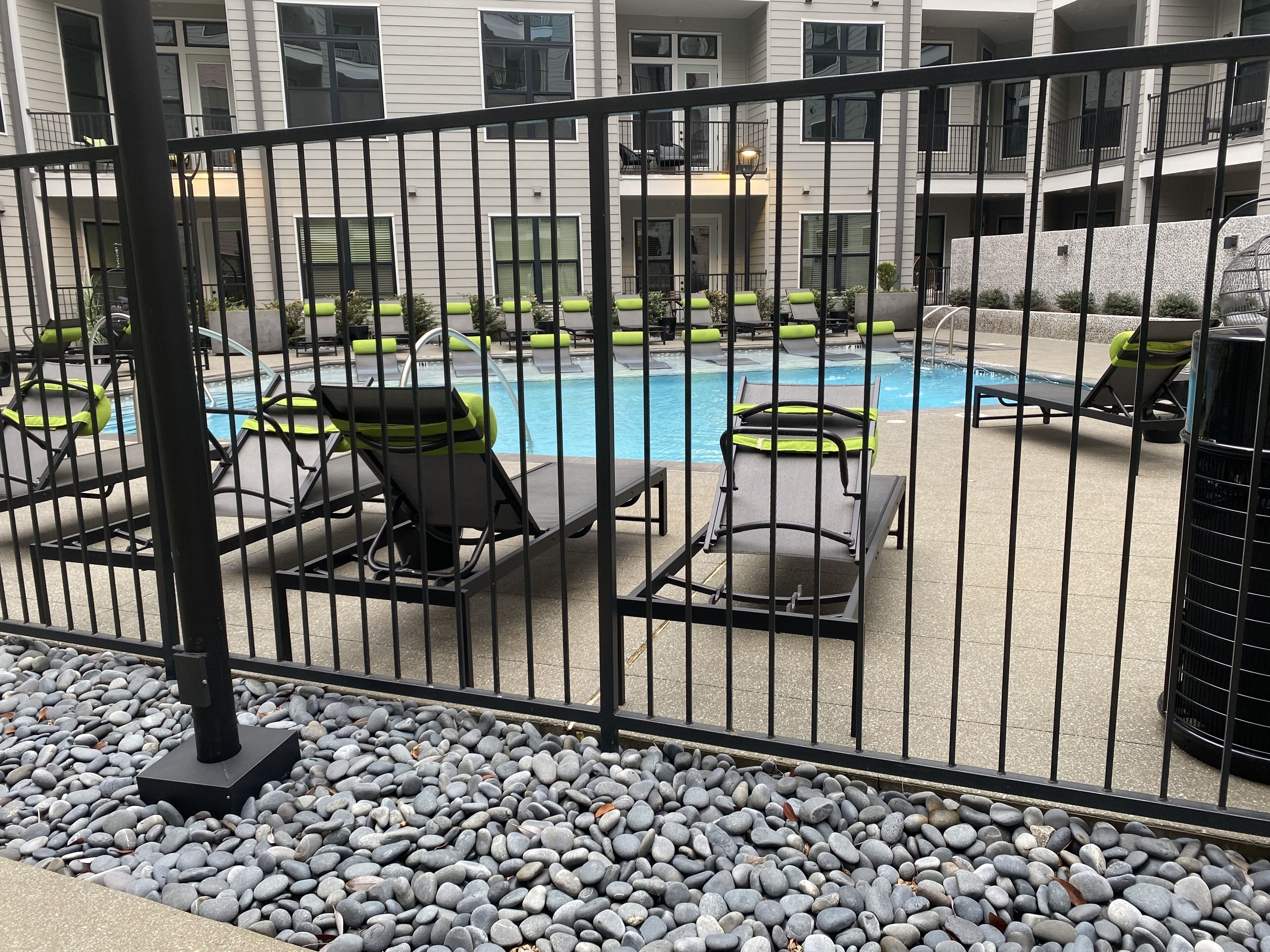 حمّام سباحة خارجي