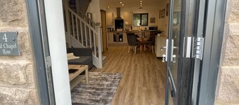 Chapel row 4 luxurious cottage in the peaks