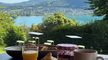 Desayuno completo incluido todos los días